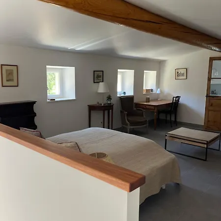 Le Cabanon De La Bergerie 住宿加早餐酒店 格里尼昂